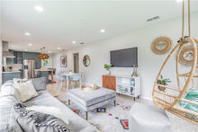 Load image into Gallery viewer, Seminole Heights | Home Staging
